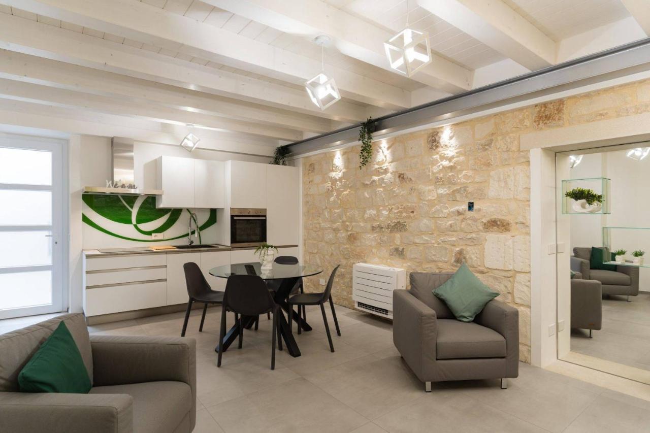 Lovely Modern Apartment Модіка Екстер'єр фото