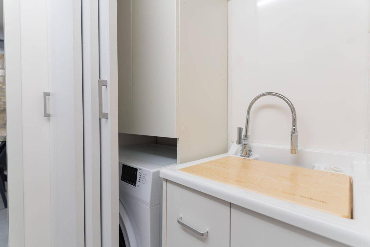 Lovely Modern Apartment Модіка Екстер'єр фото