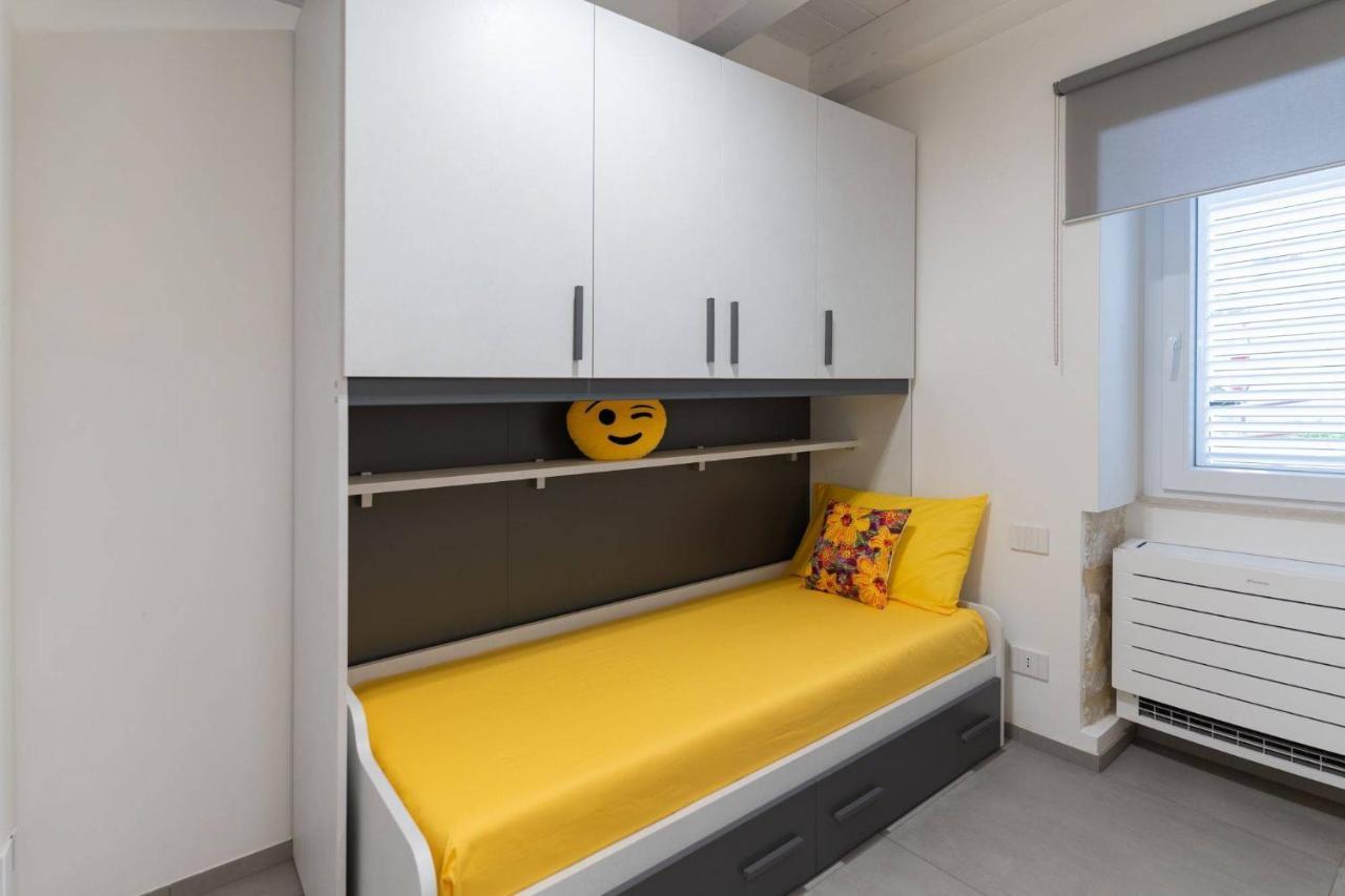 Lovely Modern Apartment Модіка Екстер'єр фото